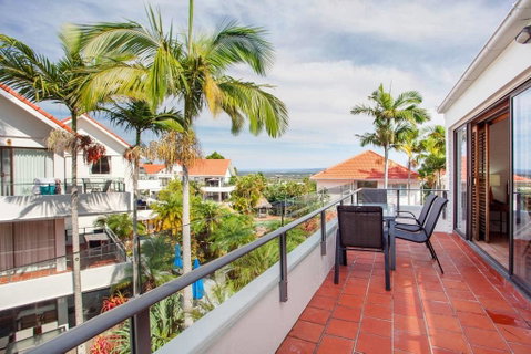Haven On Noosa Hill - Sunset Views, Pools, Spa - Accommodation Main Beach 1