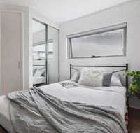 Heart of Sandringham Apartment by Ready Set Host - Accommodation Main Beach