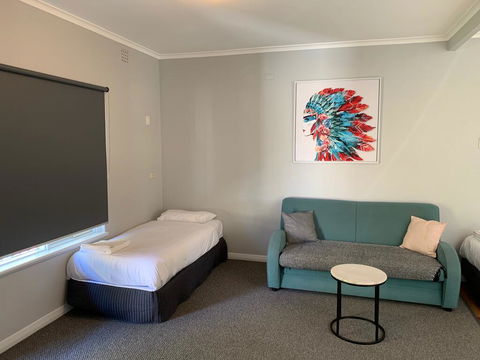Hello Adelaide Motel And Apartments - Accommodation Main Beach 2