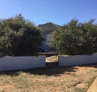 Hendersons Houses - Accommodation Main Beach