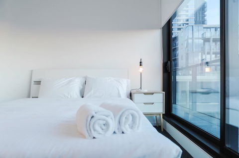 Heyday Apartment - West Melbourne - Accommodation Main Beach 2