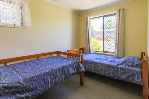 Hibiscus Holiday Home - Accommodation Main Beach 2