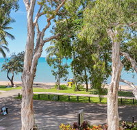 Hibiscus in Marlin Waters Palm Cove - Accommodation Main Beach