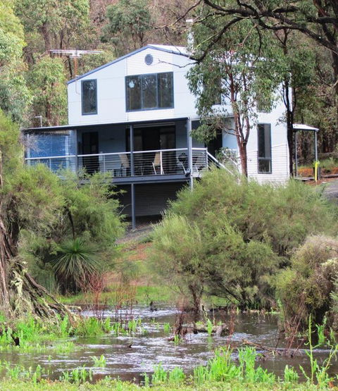 Hidden Grove Retreat - Accommodation Main Beach 3