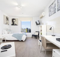 High in the sky Executive - Accommodation Main Beach