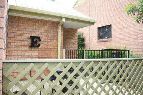 High View Beach Haven - Accommodation Main Beach 3