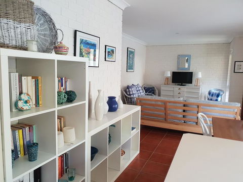 High View Beach Haven - Accommodation Main Beach 0