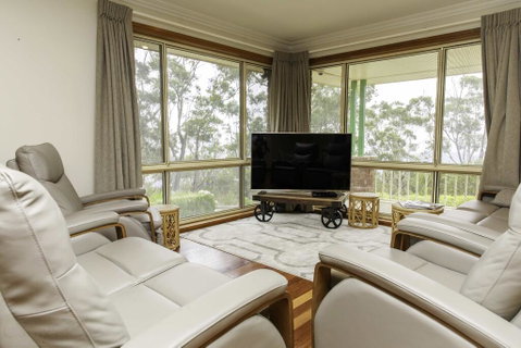 Highland View - Accommodation Main Beach 2