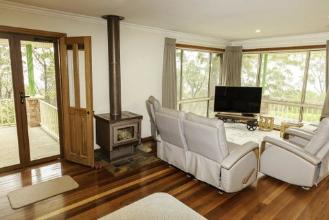 Highland View - Accommodation Main Beach 1