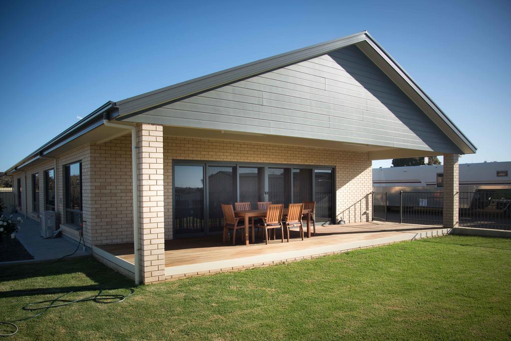  Accommodation Main Beach