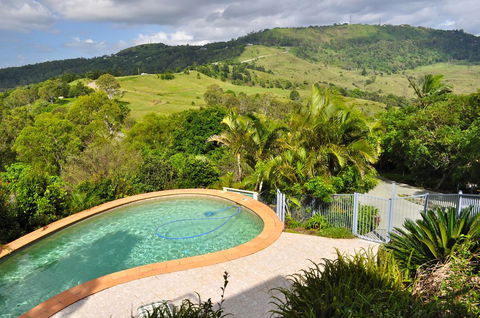Highwood Park B&B Guest Lodge - Accommodation Main Beach 0