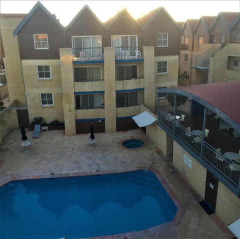 Hillarys Executive Apartment - Accommodation Main Beach 0