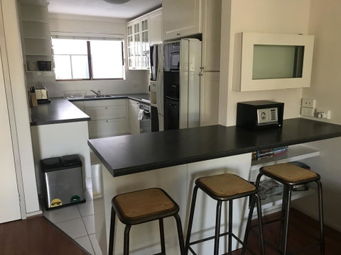 Hillarys Family Holiday Home - Accommodation Main Beach 0
