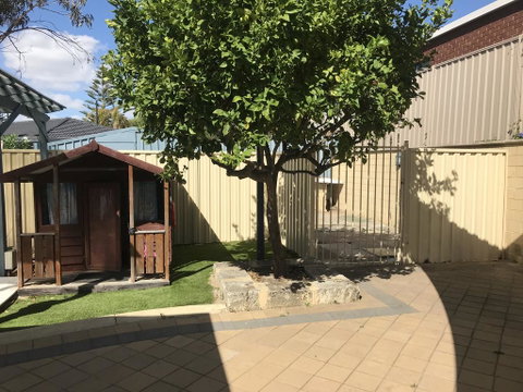 Hillarys Family Holiday Home - Accommodation Main Beach 3