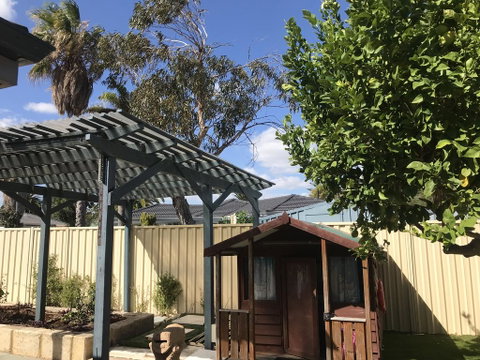 Hillarys Family Holiday Home - Accommodation Main Beach 2