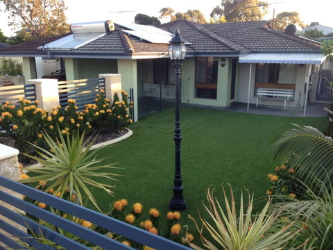 Hillarys Holiday Home - Accommodation Main Beach 0