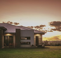Hillcrest - Accommodation Main Beach