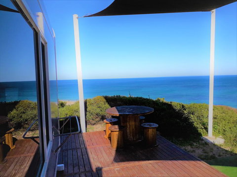 Hillocks Drive - Accommodation Main Beach 3