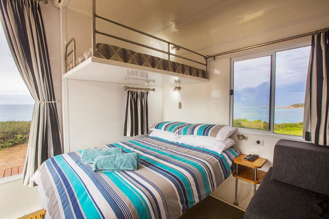 Hillocks Drive - Accommodation Main Beach 2