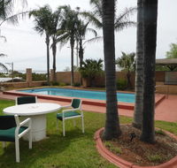 Hilltop Motel - Accommodation Main Beach