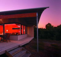 Hilltop Studios - Accommodation Main Beach