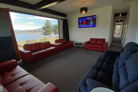 Hobart Waterfront Luxury Retreat - Accommodation Main Beach 2