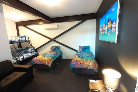 Hobart Waterfront Luxury Retreat - Accommodation Main Beach 1