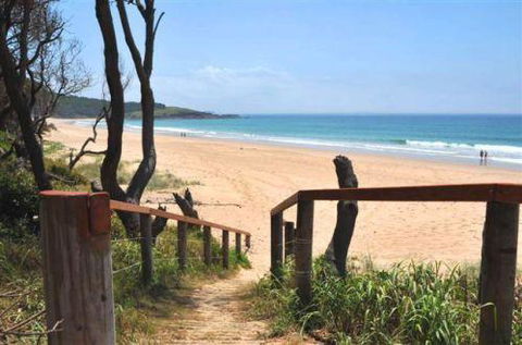 Hoey Moey Backpackers - Accommodation Main Beach 0