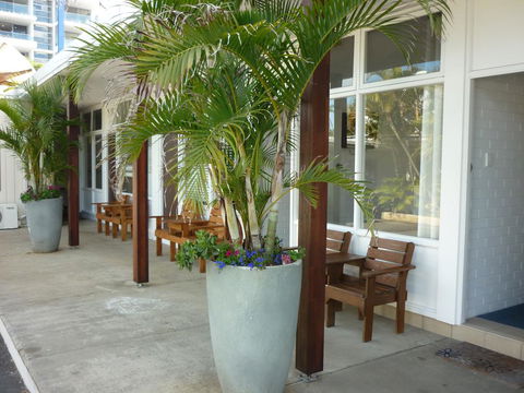 Hoey Moey Backpackers - Accommodation Main Beach 2
