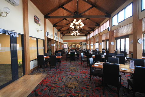 Hogans Motel - Accommodation Main Beach 3