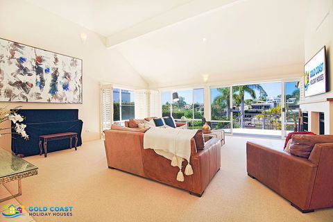 Holiday Home Coveside @ Sanctuary Cove - Accommodation Main Beach 2