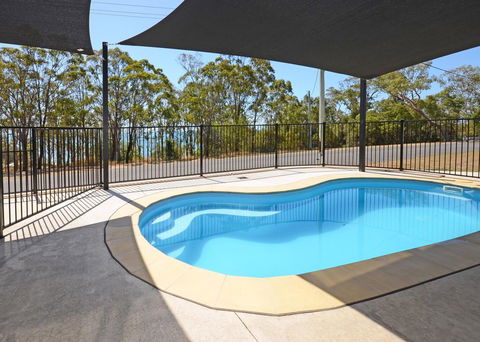 Holiday In Style - Hervey Bay - Accommodation Main Beach 0