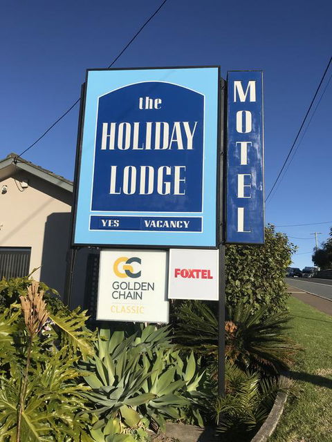 Holiday Lodge Motor Inn - Accommodation Main Beach 0