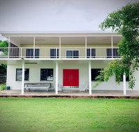 Holiday Rental - Huge House With Beach Views - Accommodation Main Beach
