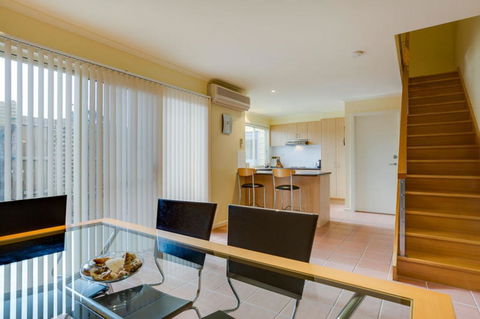 Holidays At Hollydene - Accommodation Main Beach 0