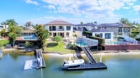 Holidays House Almafi Drive Surfers Paradise - Accommodation Main Beach 0