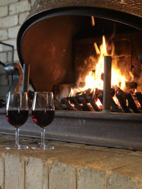 Holly House BnB - Accommodation Main Beach 3