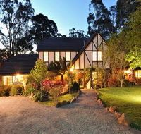 Holly Lodge - Accommodation Main Beach