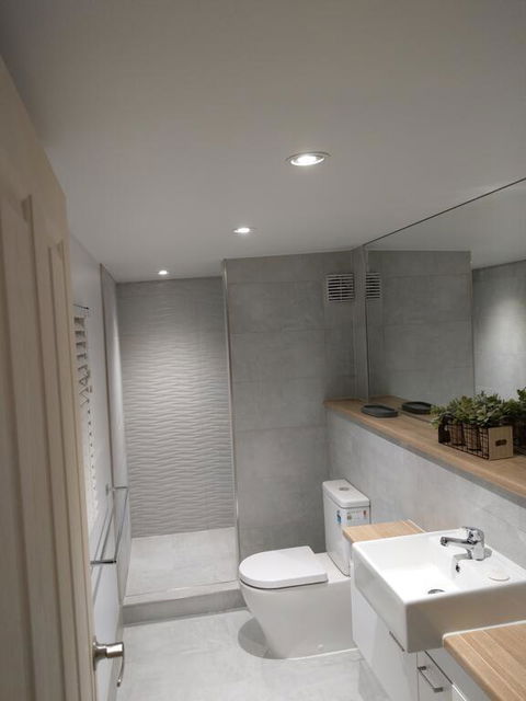 Holly Place - Accommodation Main Beach 3