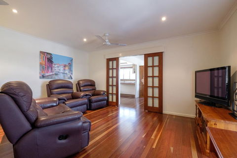 Home At Southside Central - Accommodation Main Beach 0