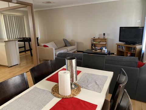 Home Away From Home - Accommodation Main Beach 1