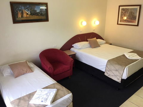 Homestead Motel - Accommodation Main Beach 2