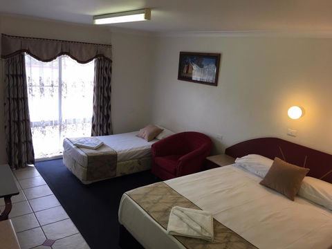 Homestead Motel - Accommodation Main Beach 3