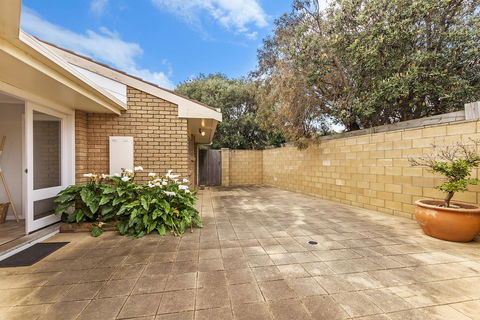 Hopkins River View - Accommodation Main Beach 2