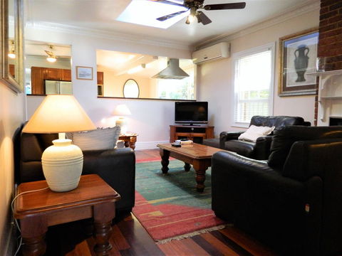 Horatio House - Accommodation Main Beach 2