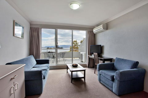 Horizons 321-10 Kosciuszko Road - Accommodation Main Beach 0