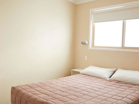 Horseshoe Bay Holiday Park - Accommodation Main Beach 2