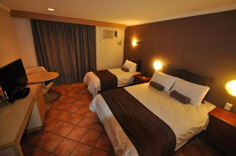 Hospitality Port Hedland - Accommodation Main Beach 1