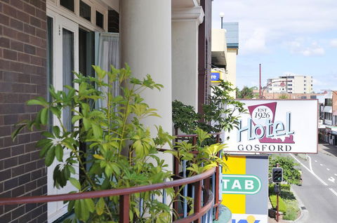 Hotel Gosford - Accommodation Main Beach 3