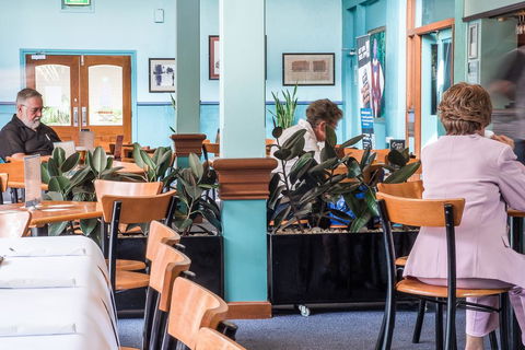 Hotel Gosford - Accommodation Main Beach 1